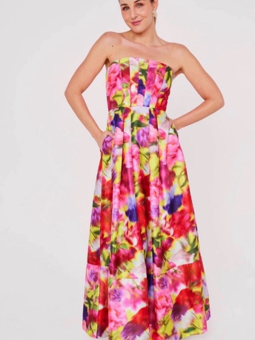 NWT Abbey Glass Catherine Gown 🌸🌺
